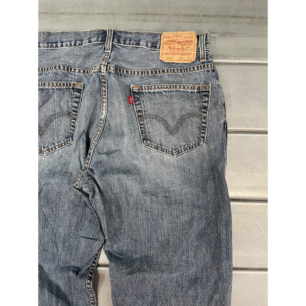 Levis 559 Jeans Mens 34x30 Blue Medium Wash Relaxed Straight Fit 100% Cotton - Picture 14 of 16